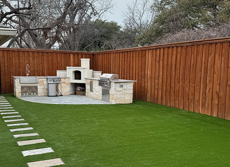 Outdoor Kitchens & Patios